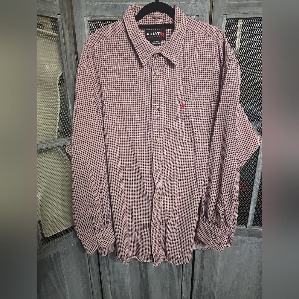 Men's Xxl FR Ariat Red Button Down Work Shirt, Excellent Preowned Condition.